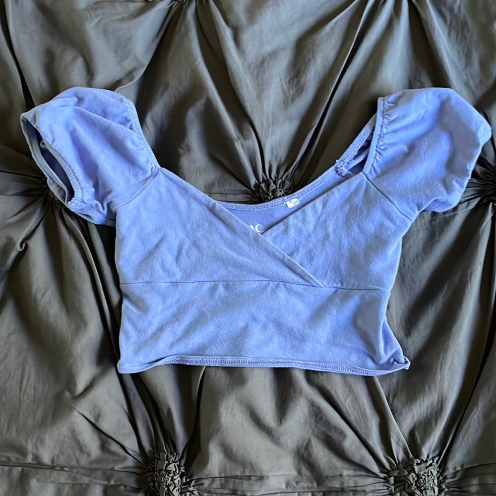 pacsun crossover crop top 💜